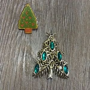 NWT HOLIDAY CHRISTMAS TREE LAPEL PINS